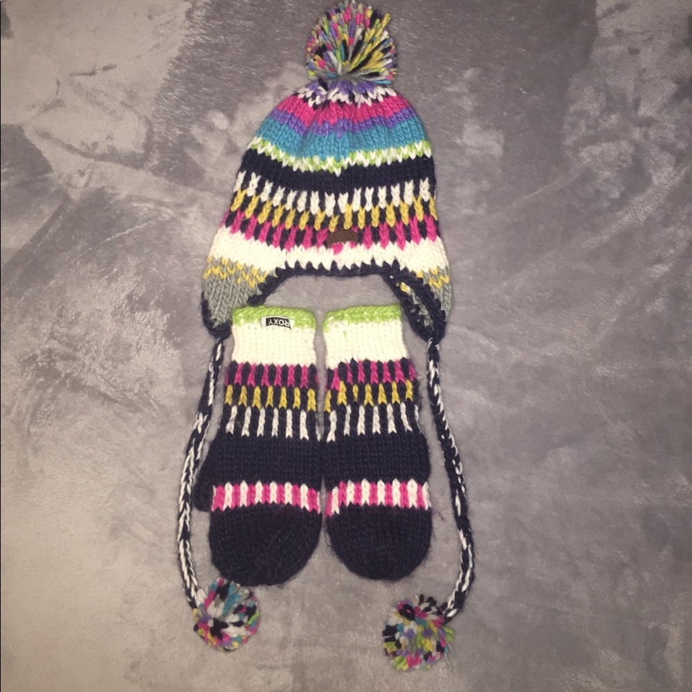 COPY - Roxy Mittens and matching hat!